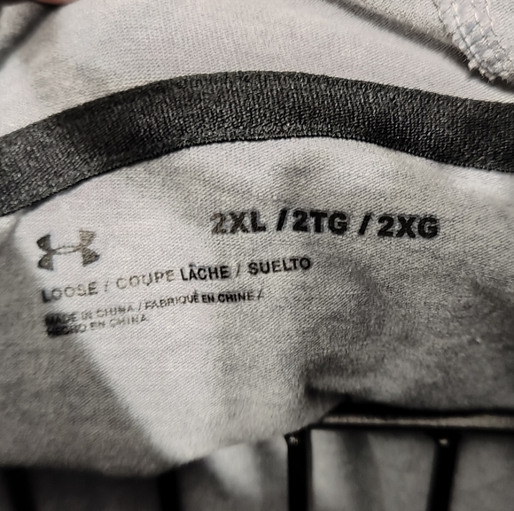 Under Armour Thin Gray Hooded Shirt - Size 3XL - Picture 8 of 8